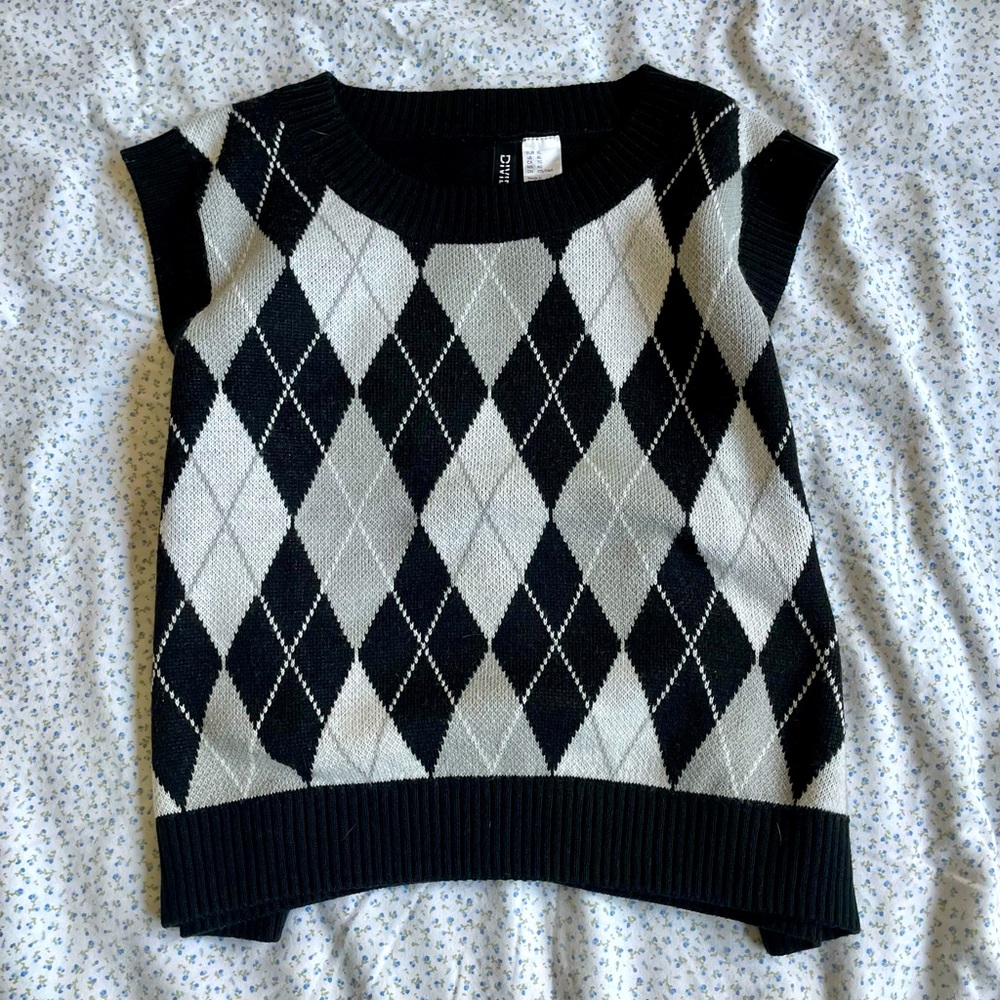 Women’s XL • H&M Brand • Sweater Vest